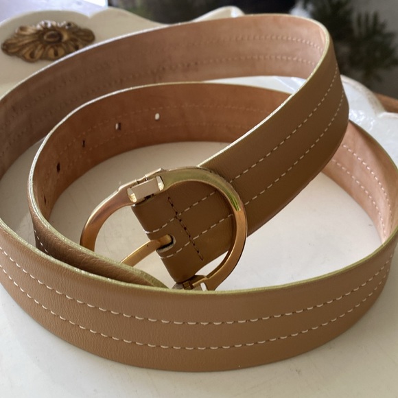 Carlisle Tan Leather Belt White Stitch Gold Tone Buckle. Made in Italy. - Picture 7 of 7